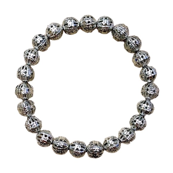 Elegant Silver Textured Beaded Stretch Bracelet - Picture 1 of 8